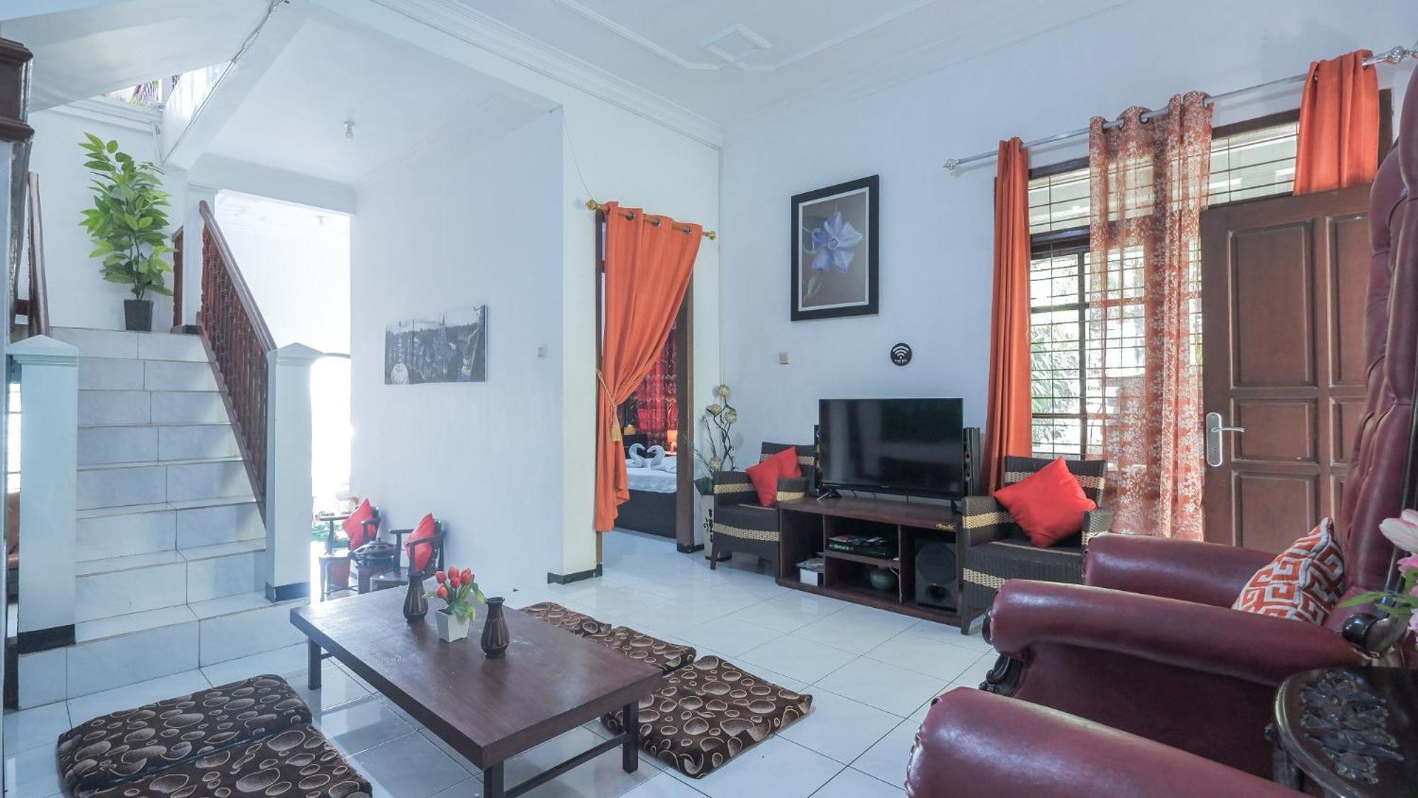 Villa Malang Puncak Buring Εξωτερικό φωτογραφία