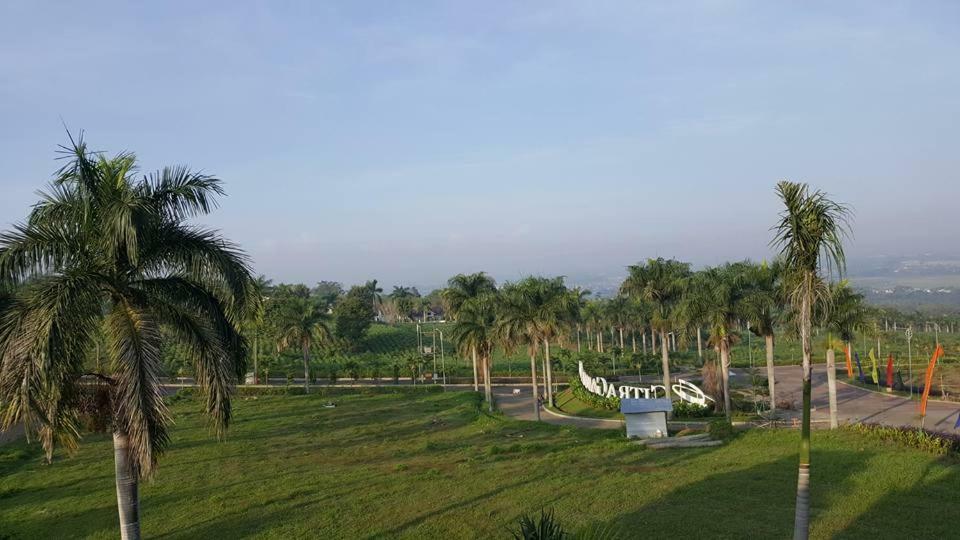 Villa Malang Puncak Buring Εξωτερικό φωτογραφία